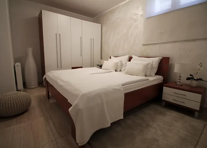 Mantinela Apartman *