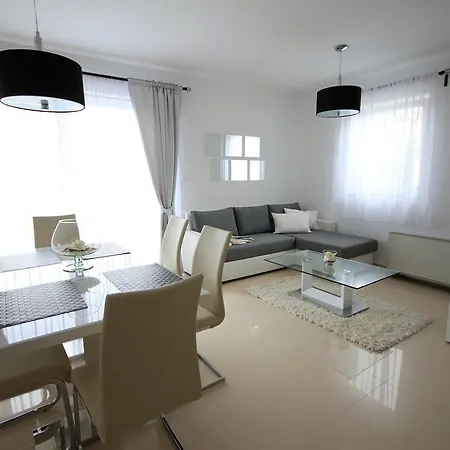Apartman Mantinela