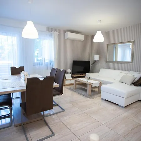 Mantinela Apartamento