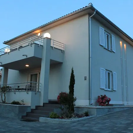 Mantinela Apartament *