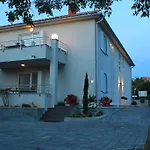 Mantinela * Malinska