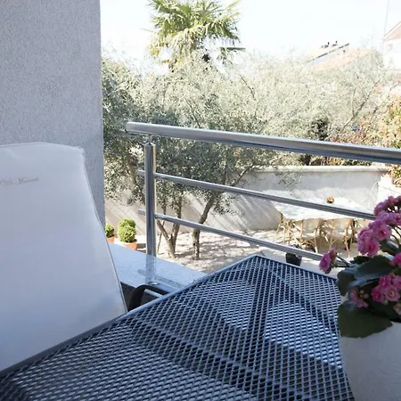 Mantinela Apartment *